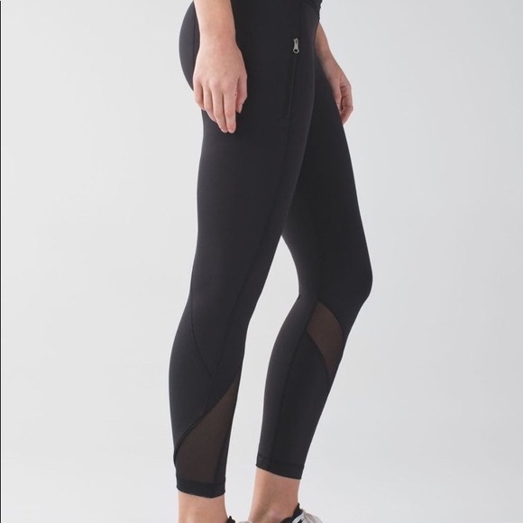 Lululemon inspire ii 7/8 pants with mesh. Sz 4 - Picture 2 of 13